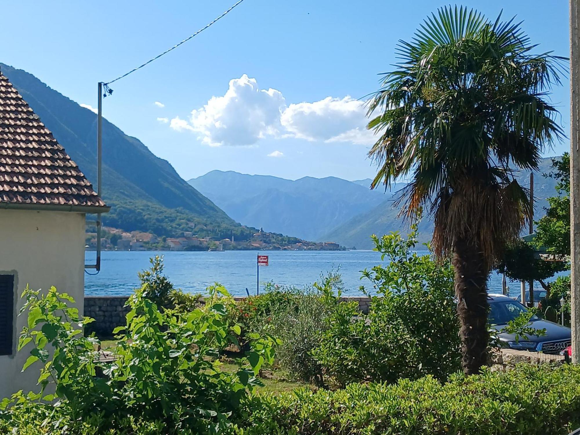 Apartments Tiha Noc Kotor Exterior photo